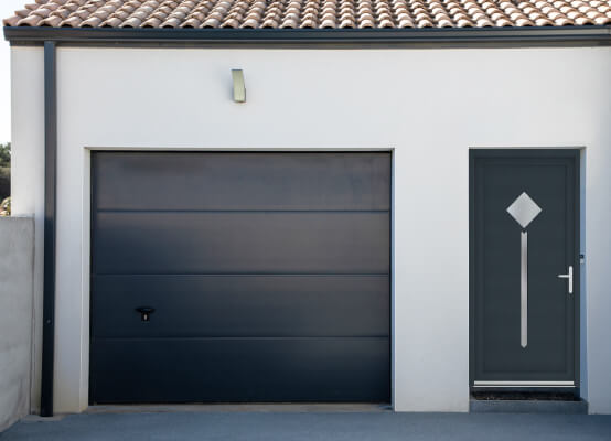 Nebeneingangstür Liezen Garage