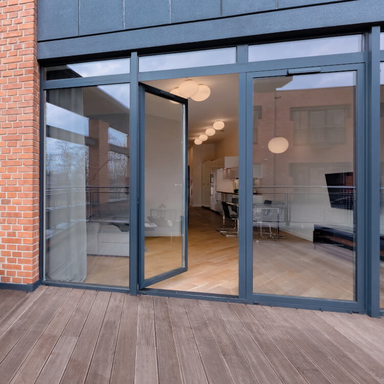 Balkontür mit Fenster mit Festverglasung