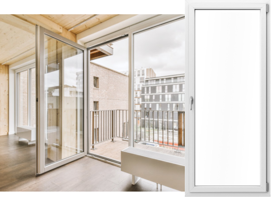 Weiße Kunststoff-Balkontür Weiße Kunststoff-Balkontür