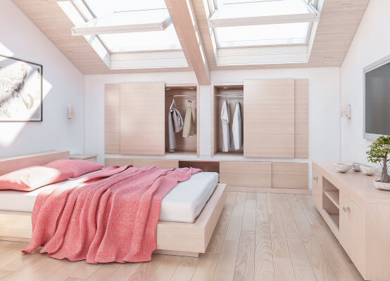 Schlafzimmer mit Klappflügelfenster
