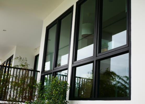 Fenster in Schwarz