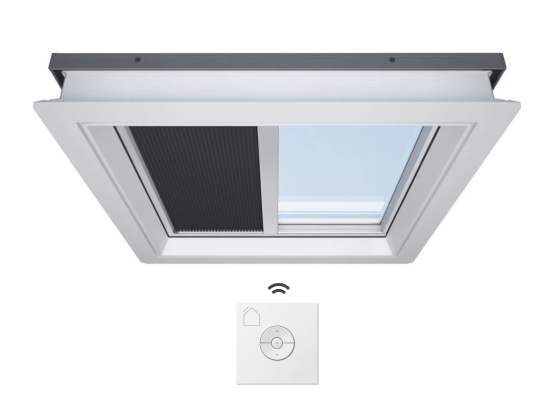 Innenbeschattung in Schwarz mit Fernbedienung Innenbeschattung in Schwarz mit Fernbedienung