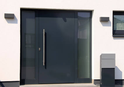 Aluminium-Haustür in Anthrazit