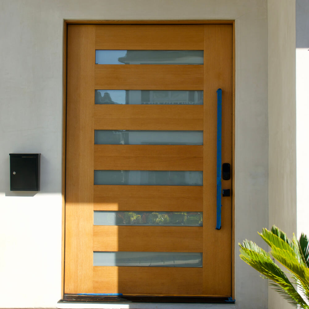 Holz-Haustür mit Glaseinsatz