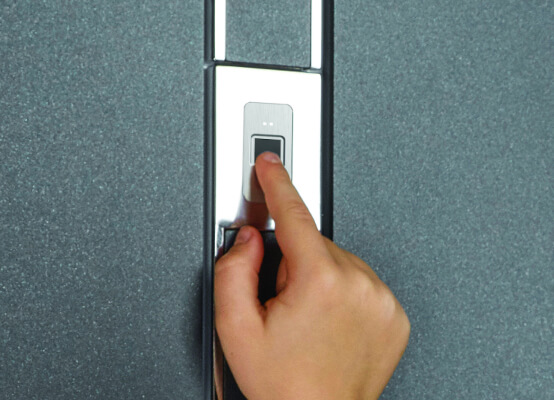 Smart Door mit Fingerprint