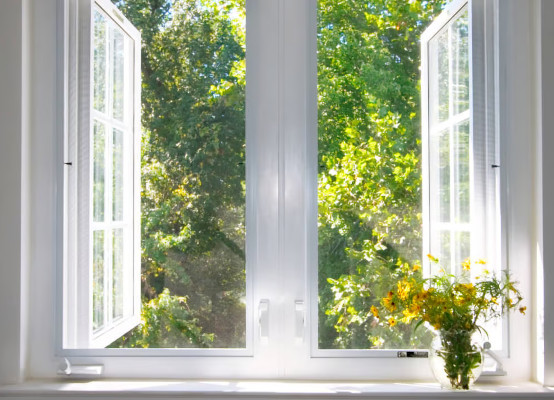 Fenster nach außen geöffnet