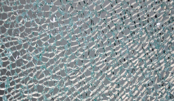 Gesplittertes Glas