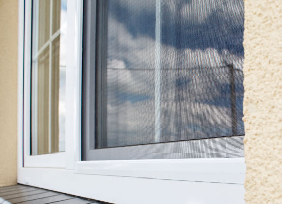 Fenster mit Fliegengitter Fenster mit Fliegengitter
