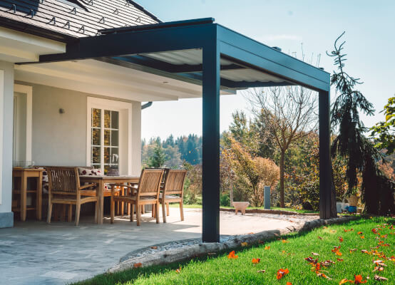 Anbaupergola auf der Terrasse