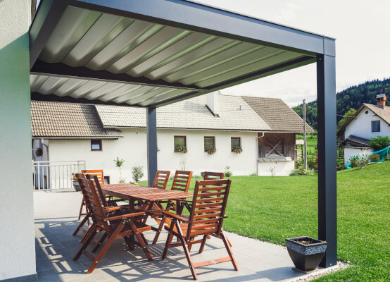 Pergola im Garten