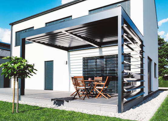 Lamellendachpergola aus Aluminium