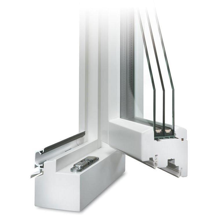 Holzfenster Classic IV 78 geöffnet mit Regenschiene in Weiß