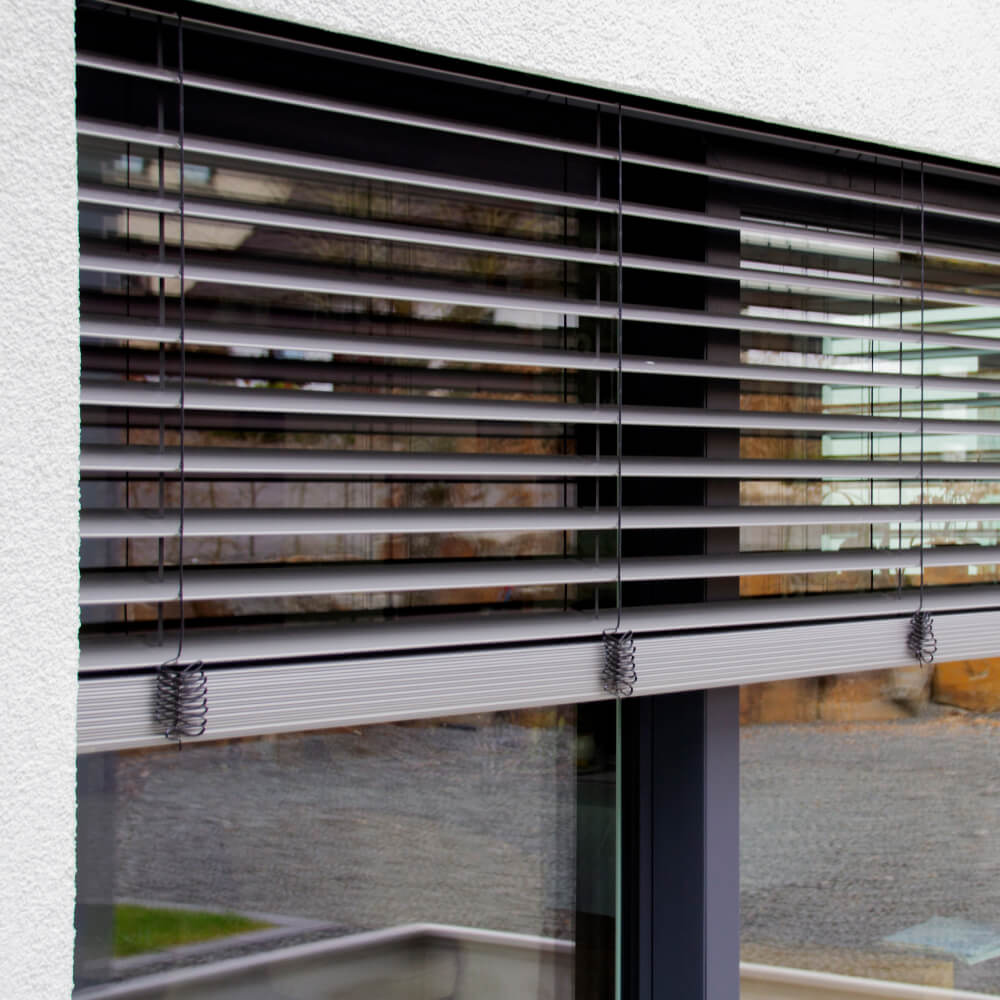Raffstore Außenansicht Detail