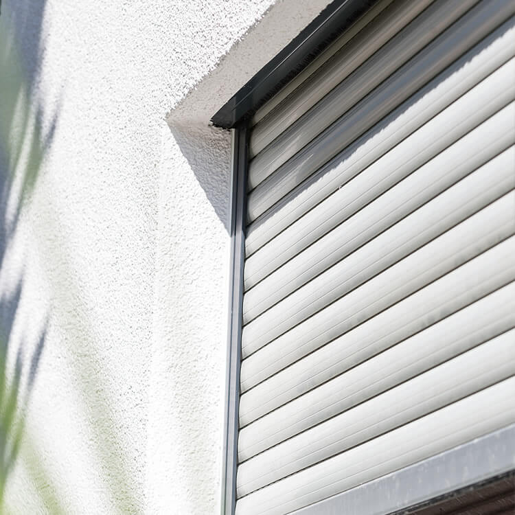 Aufsatzrollladen als Detailansicht verputzt